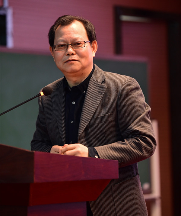 江苏省教研室副主任董洪亮报告《名师的成长之道》